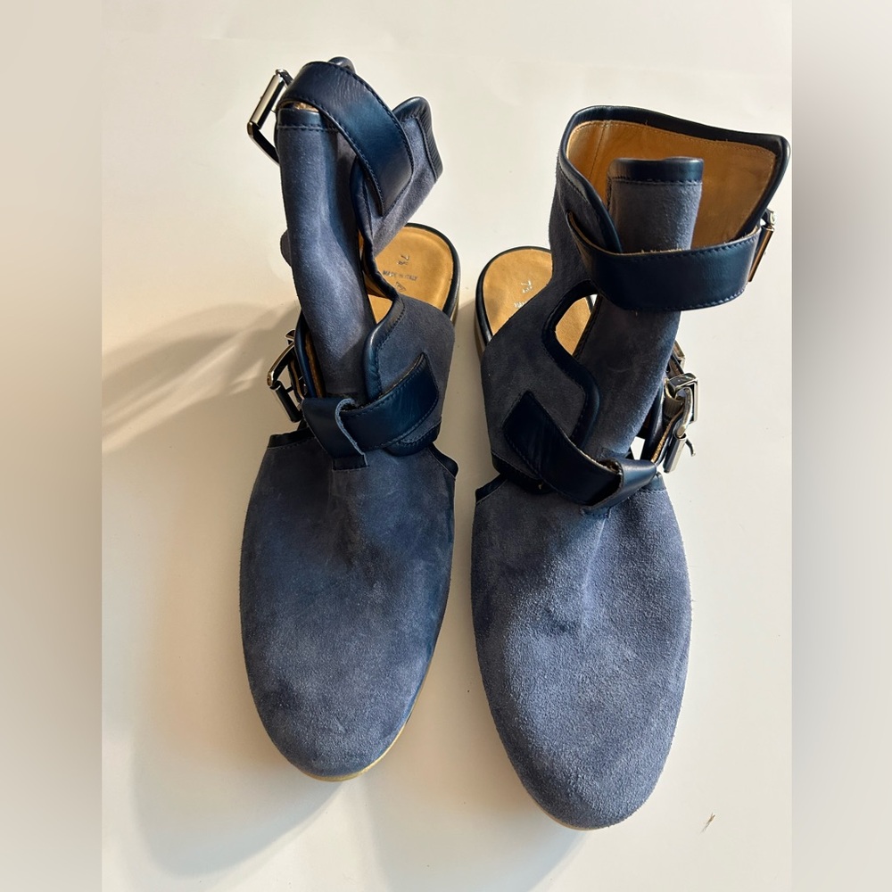 AQUATALIA MARVIN K COY BLUE/NAVY SUEDE CUT OUT BACK DOUBLE BUCKLE BOOTIES 7.5